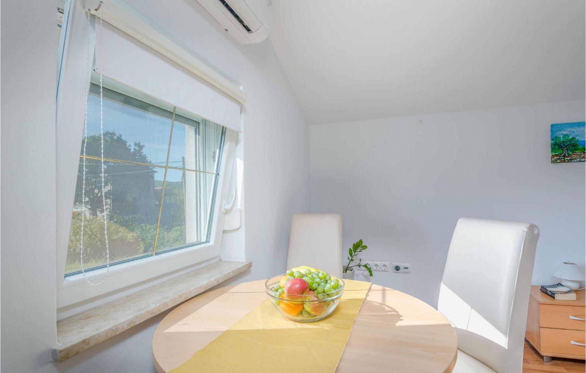 Cozy Apartment In Malinska Dubasnica With Wifi Exterior foto