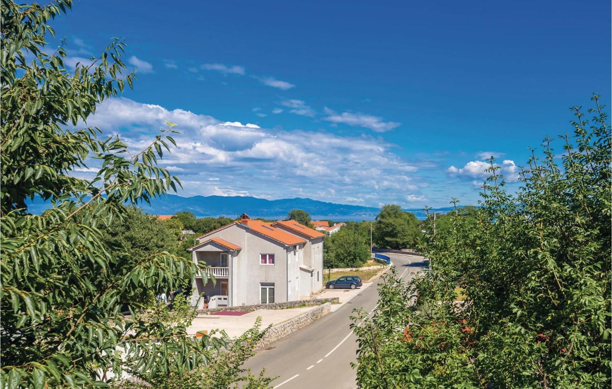 Cozy Apartment In Malinska Dubasnica With Wifi Exterior foto