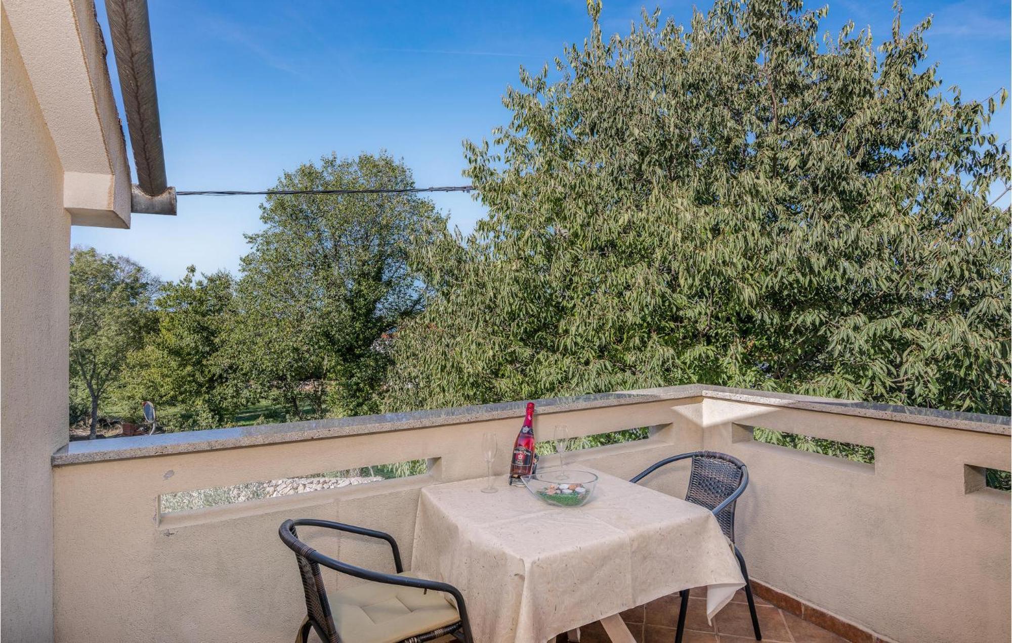 Cozy Apartment In Malinska Dubasnica With Wifi Exterior foto